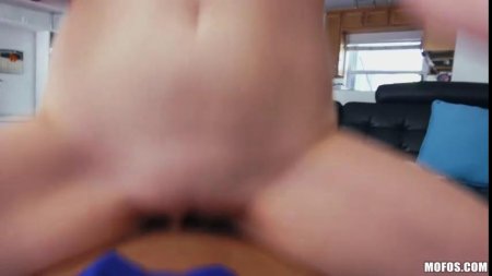 Предложил телочке член для отсоса и жаркого секса раком